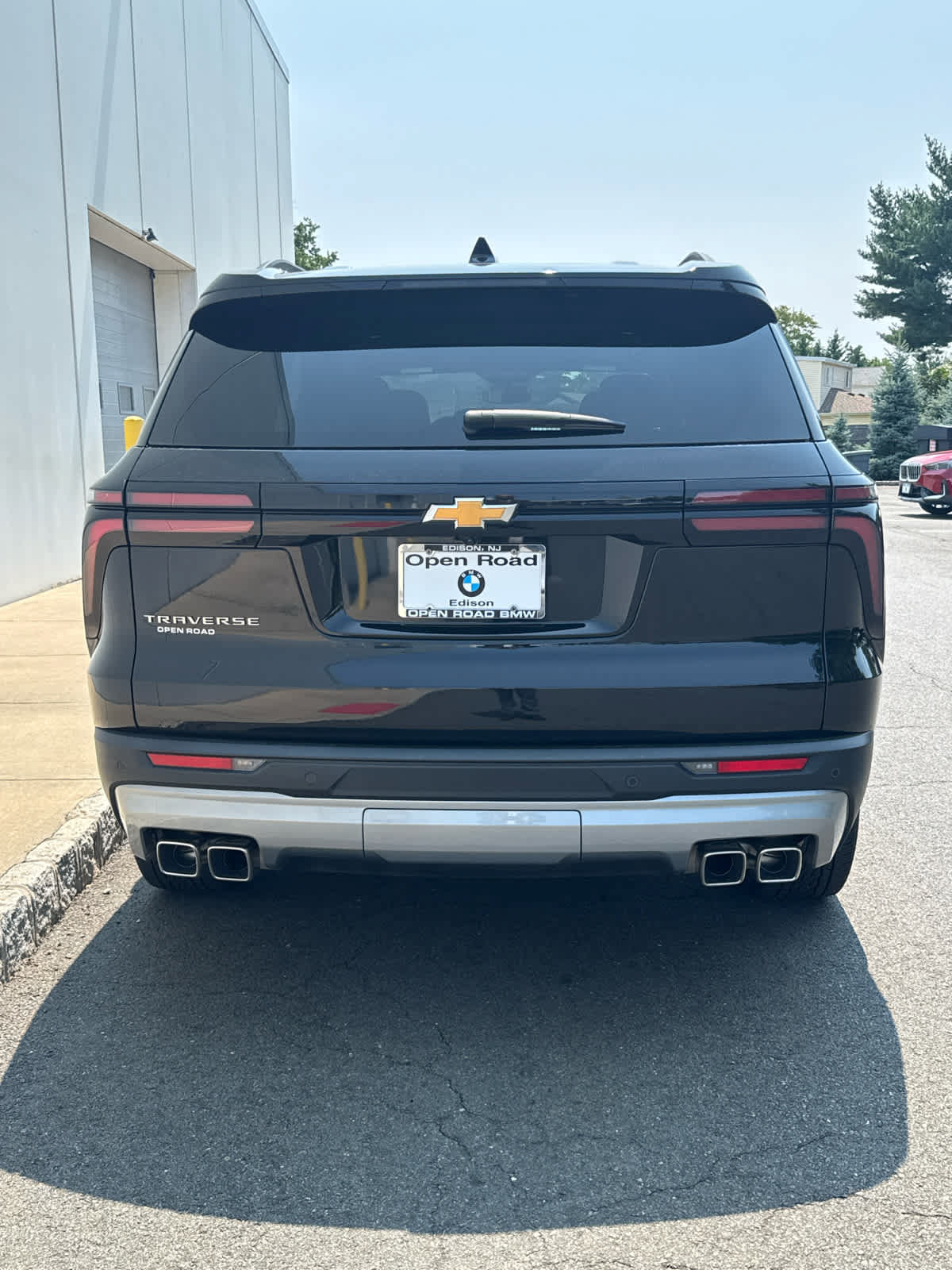 Used 2025 Chevrolet Traverse LT w/ Sun and Wheel Package FWD image 6