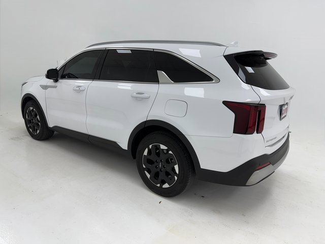 Used 2024 Kia Sorento S image 5