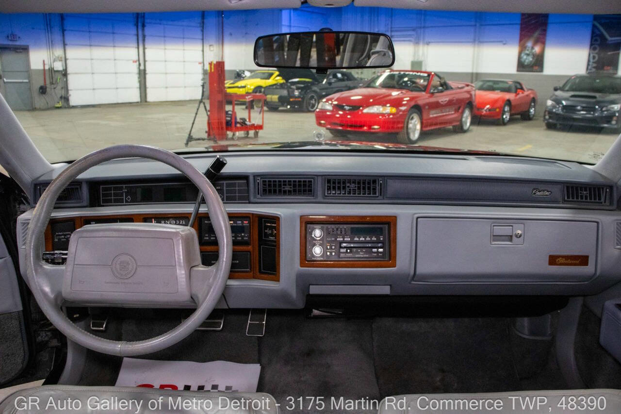 Used 1990 Cadillac Fleetwood Coupe FWD image 16