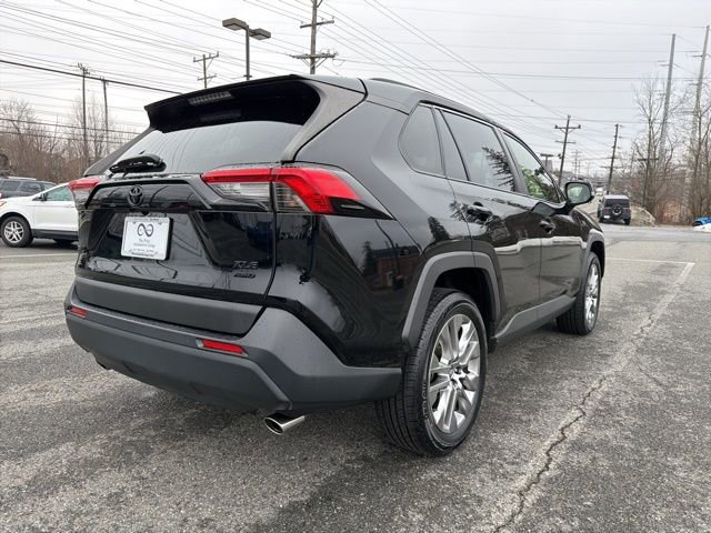 Used 2023 Toyota RAV4 XLE Premium image 9