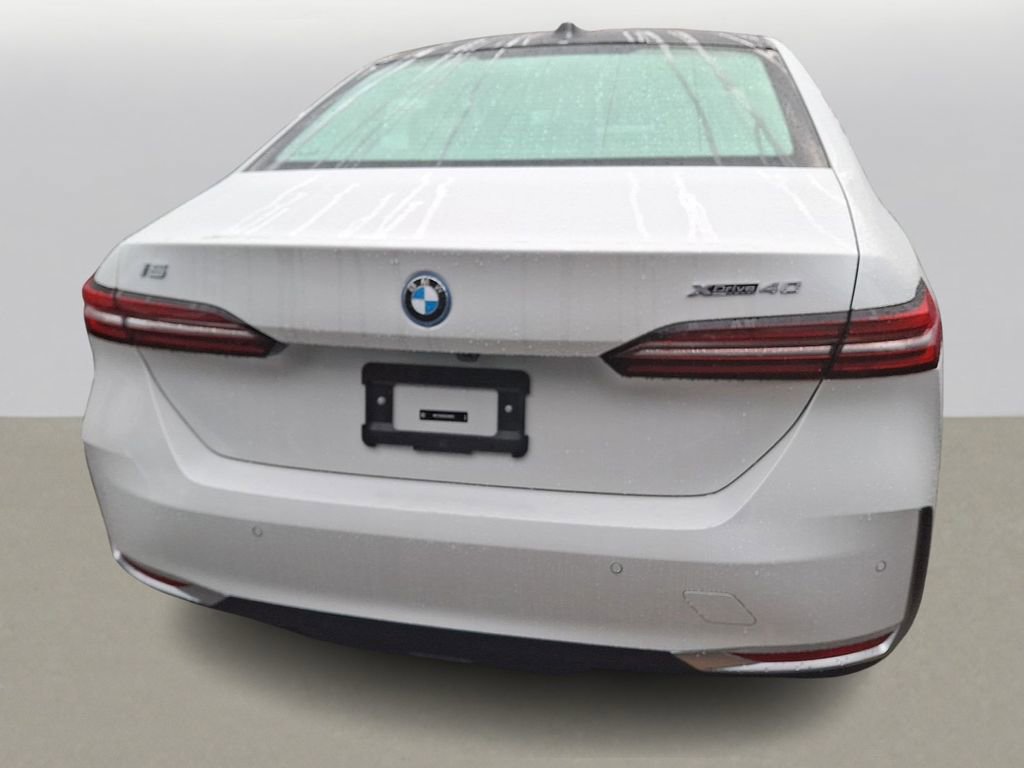 Used 2025 BMW i5 xDrive40 w/ Executive Package image 4