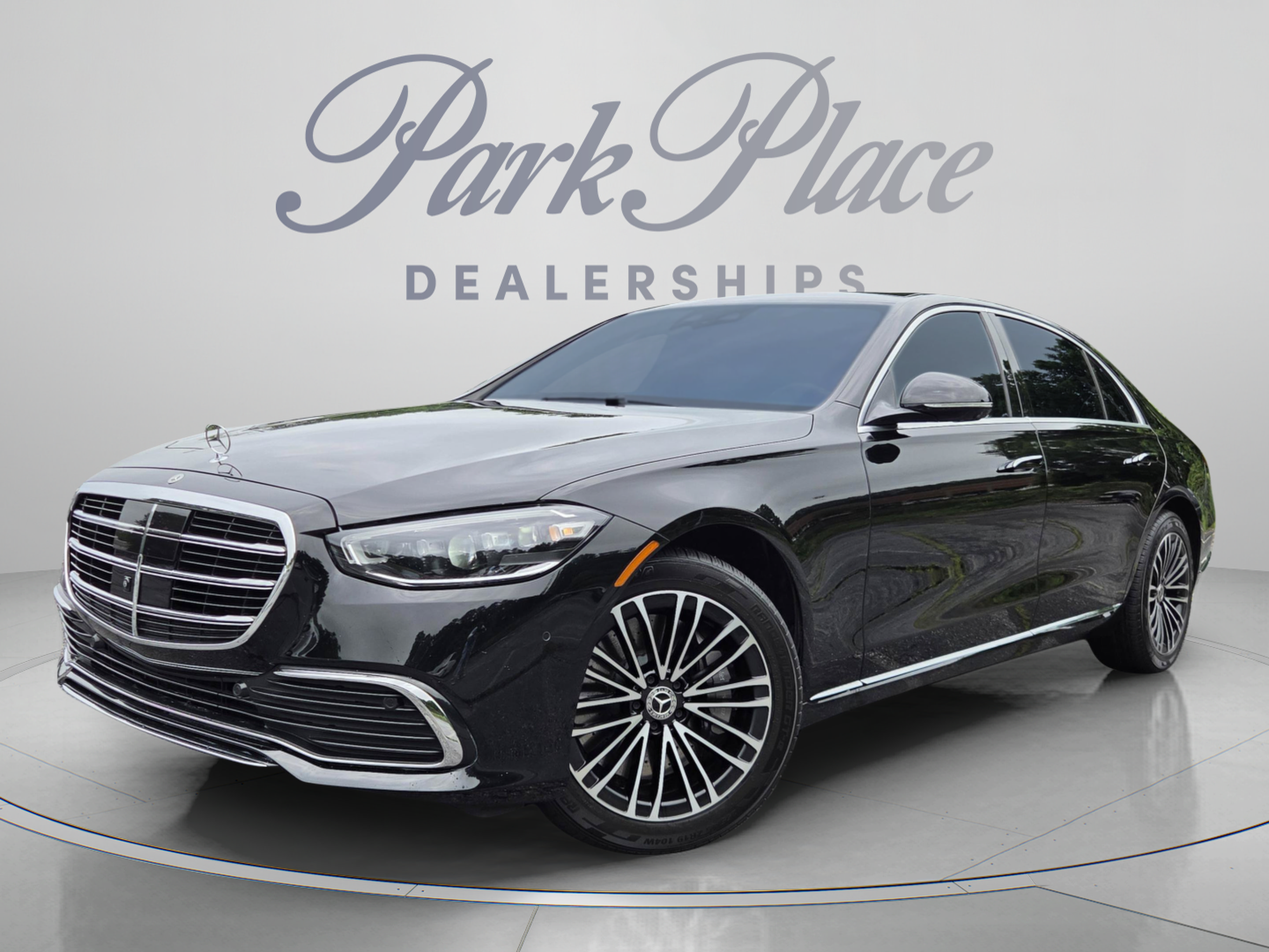 Used 2024 Mercedes-Benz S 580 4MATIC Sedan image 1