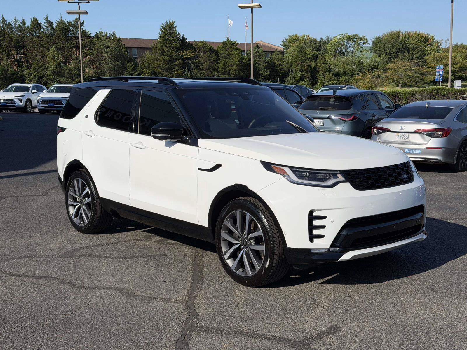 Used 2023 Land Rover Discovery S R-Dynamic AWD/4WD image 1