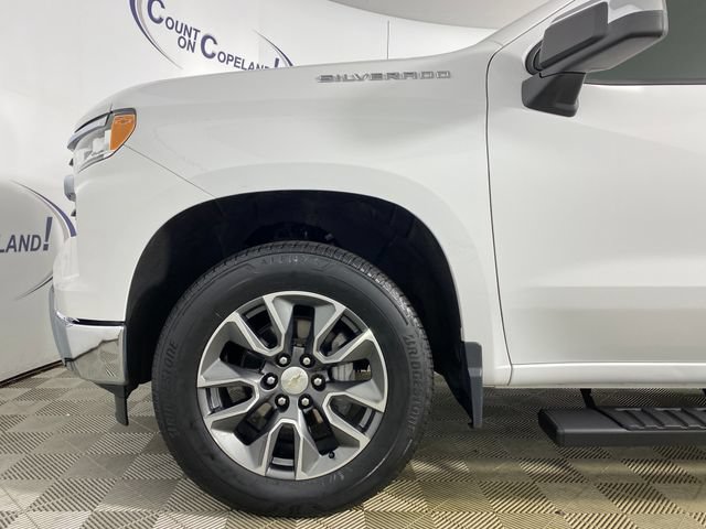 Used 2023 Chevrolet Silverado 1500 LT AWD/4WD image 27