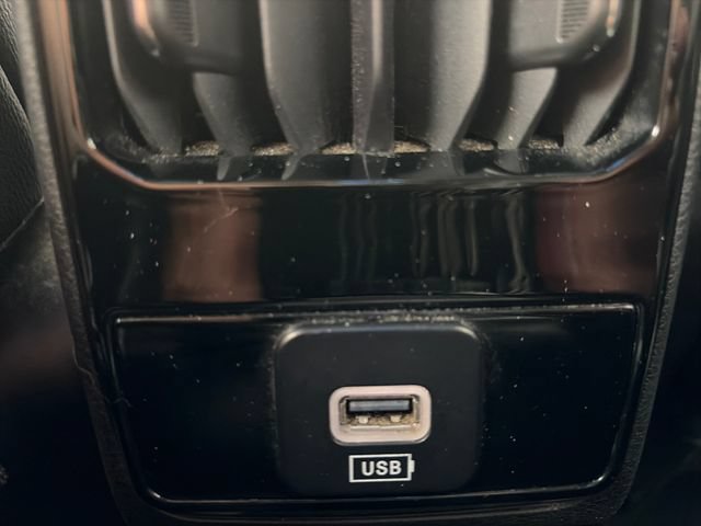 Used 2024 Jeep Compass Latitude AWD/4WD image 31