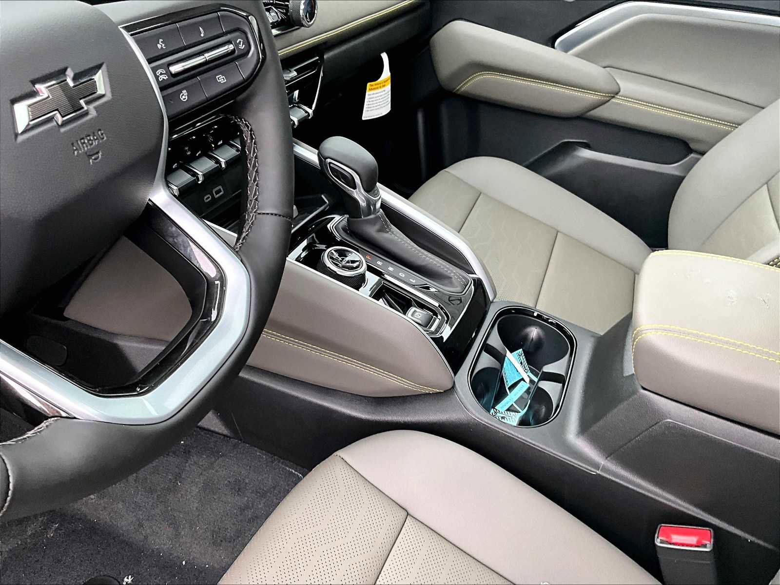 New 2025 Chevrolet Colorado ZR2 w/ Midnight Edition image 14