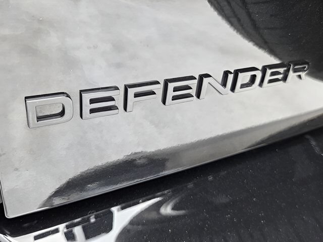 Used 2024 Land Rover Defender 110 V8 AWD/4WD image 33