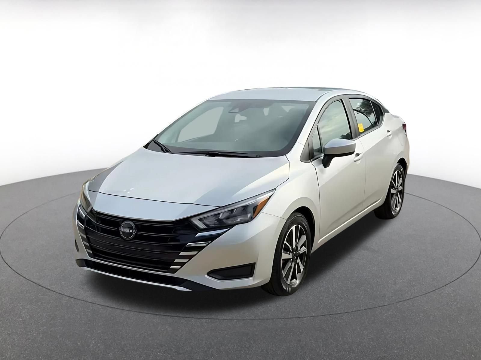 Used 2025 Nissan Versa SV FWD image 5
