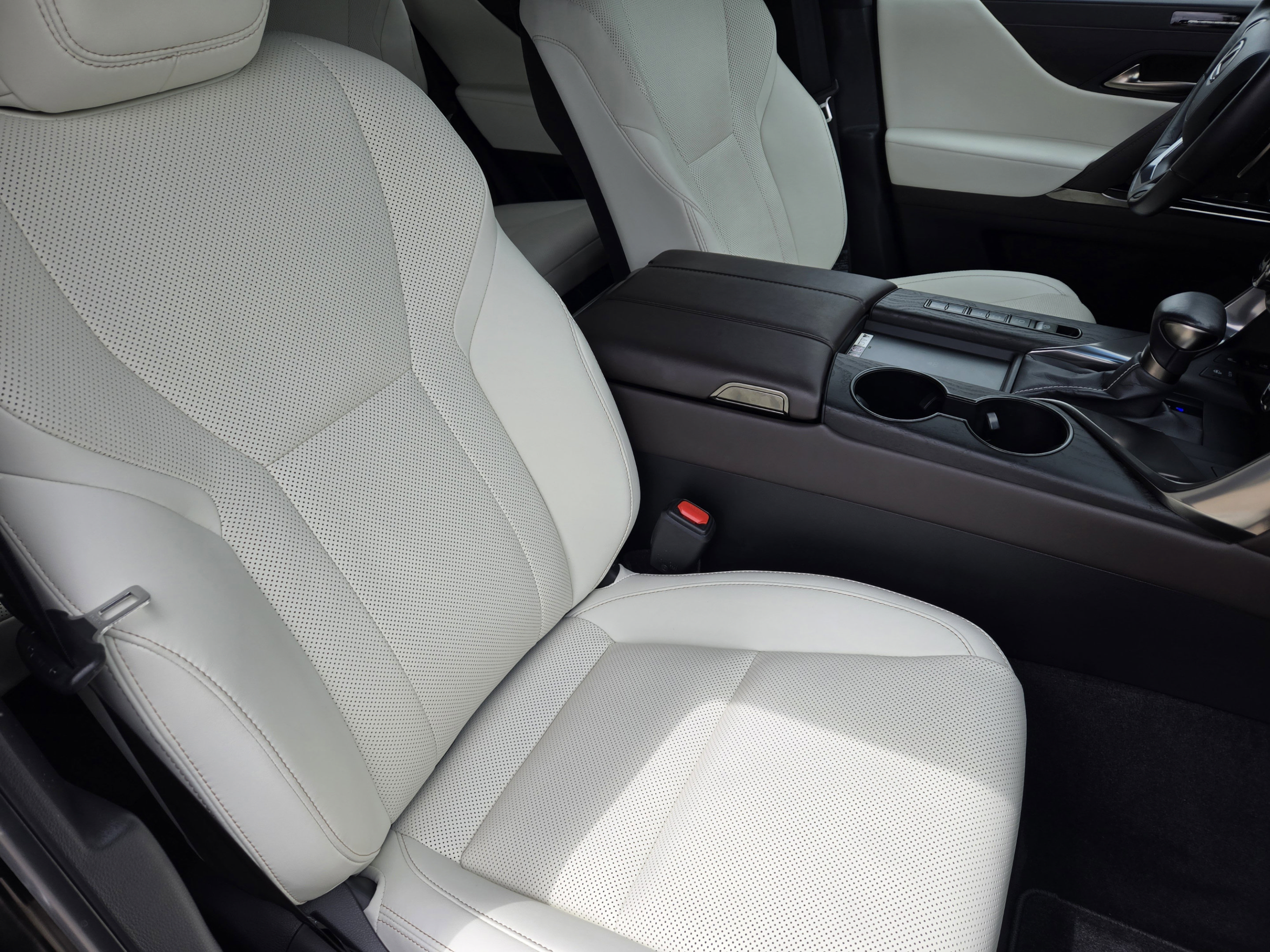Used 2023 Lexus LX 600 4WD w/ Appearance Package image 10