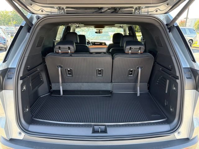 New 2027 Chevrolet Traverse Z71 w/ Driver Confidence Package AWD/4WD image 21
