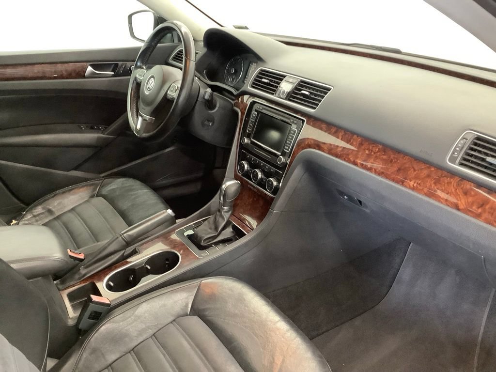 Used 2013 Volkswagen Passat TDI SEL Premium FWD image 29