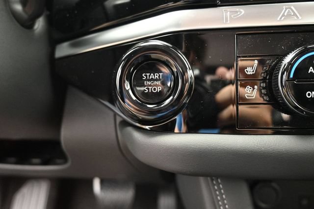 Used 2026 Nissan Pathfinder Platinum FWD image 38