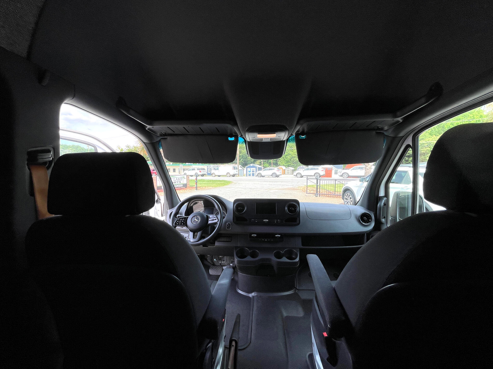 Used 2023 Mercedes-Benz Sprinter 2500 image 36