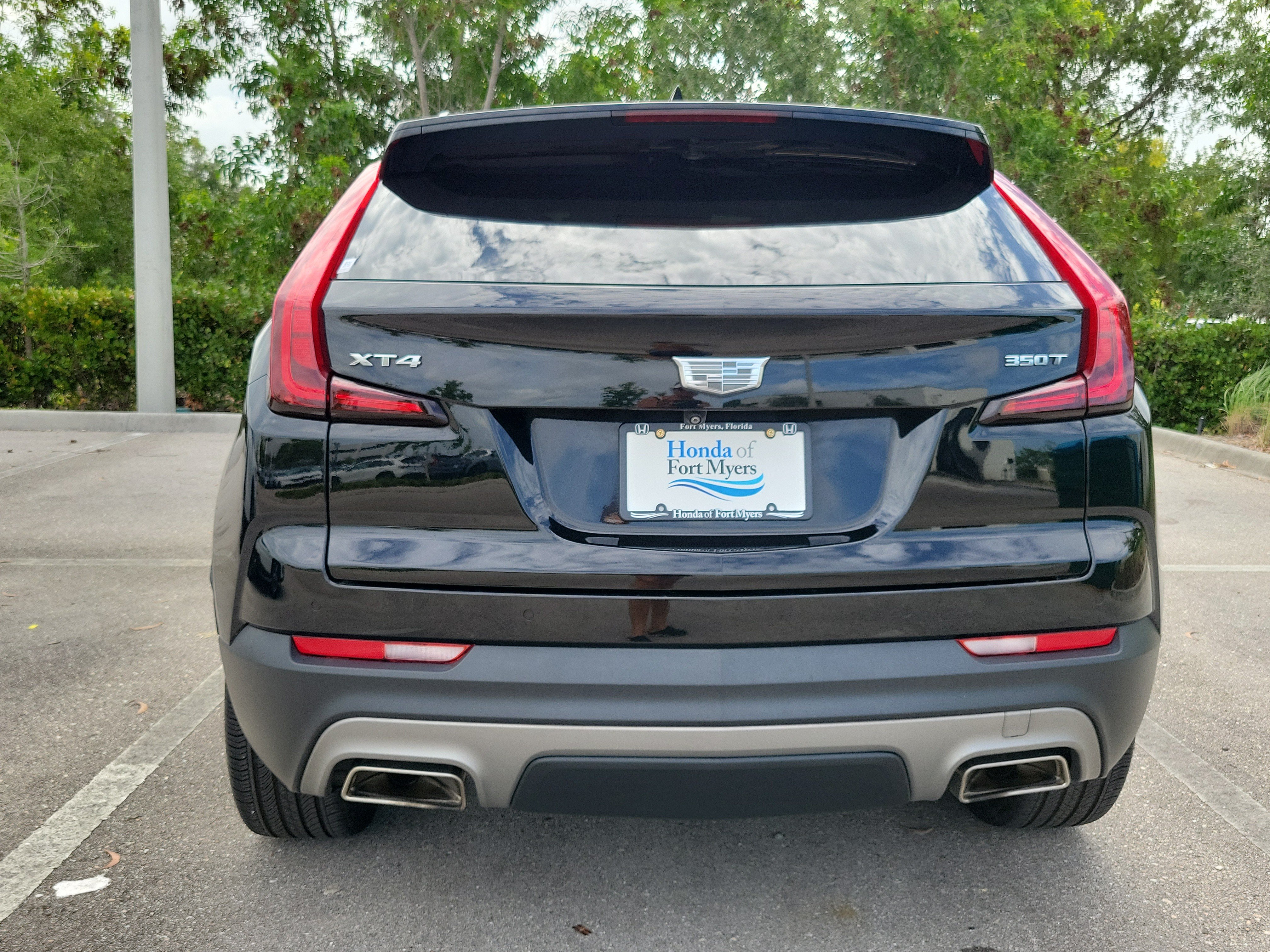 Used 2021 Cadillac XT4 Premium Luxury w/ LPO, Radiant Package FWD image 5