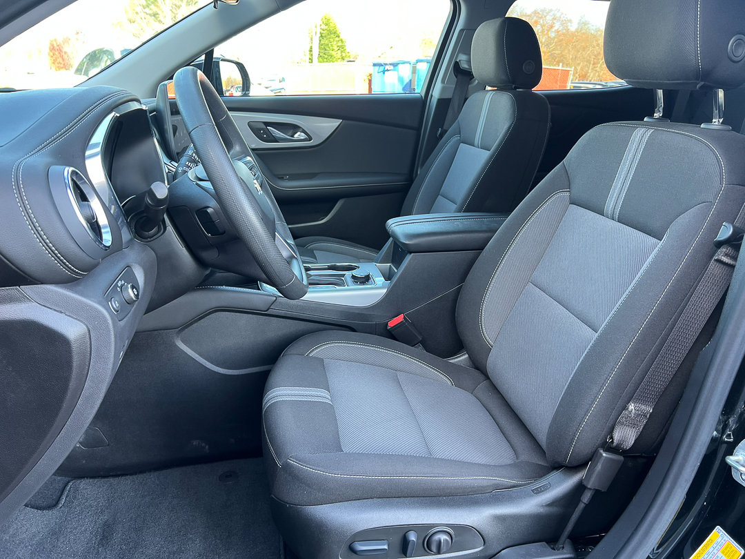Used 2025 Chevrolet Blazer LT w/ Midnight/Sport Edition image 13