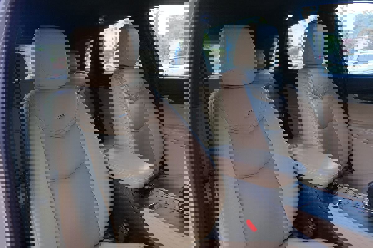 Used 2019 Cadillac XT5 FWD image 25