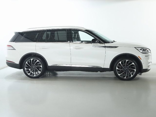 Used 2020 Lincoln Aviator Reserve w/ Equipment Group 202A image 11
