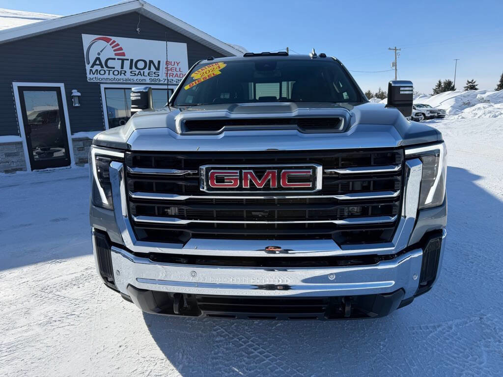 Used 2024 GMC Sierra 3500 SLT w/ SLT Premium Package image 8