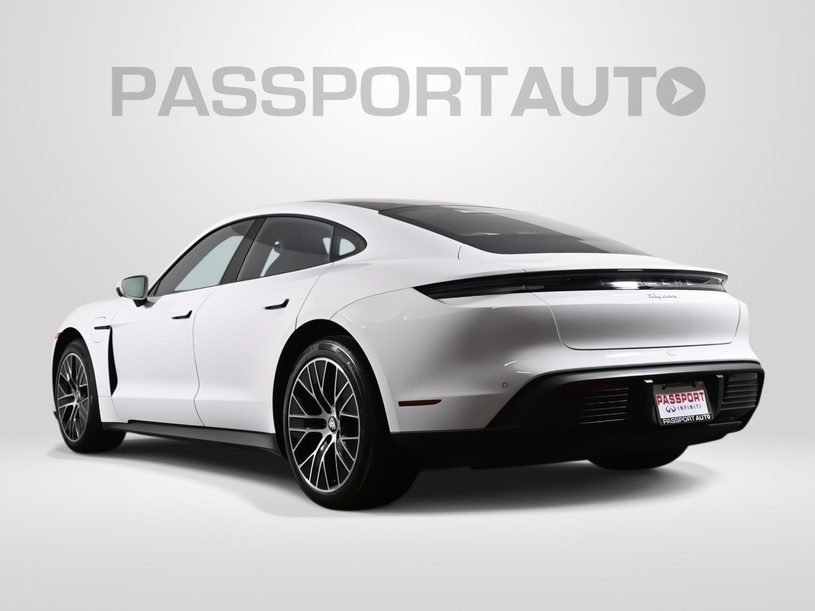 Used 2021 Porsche Taycan RWD image 4