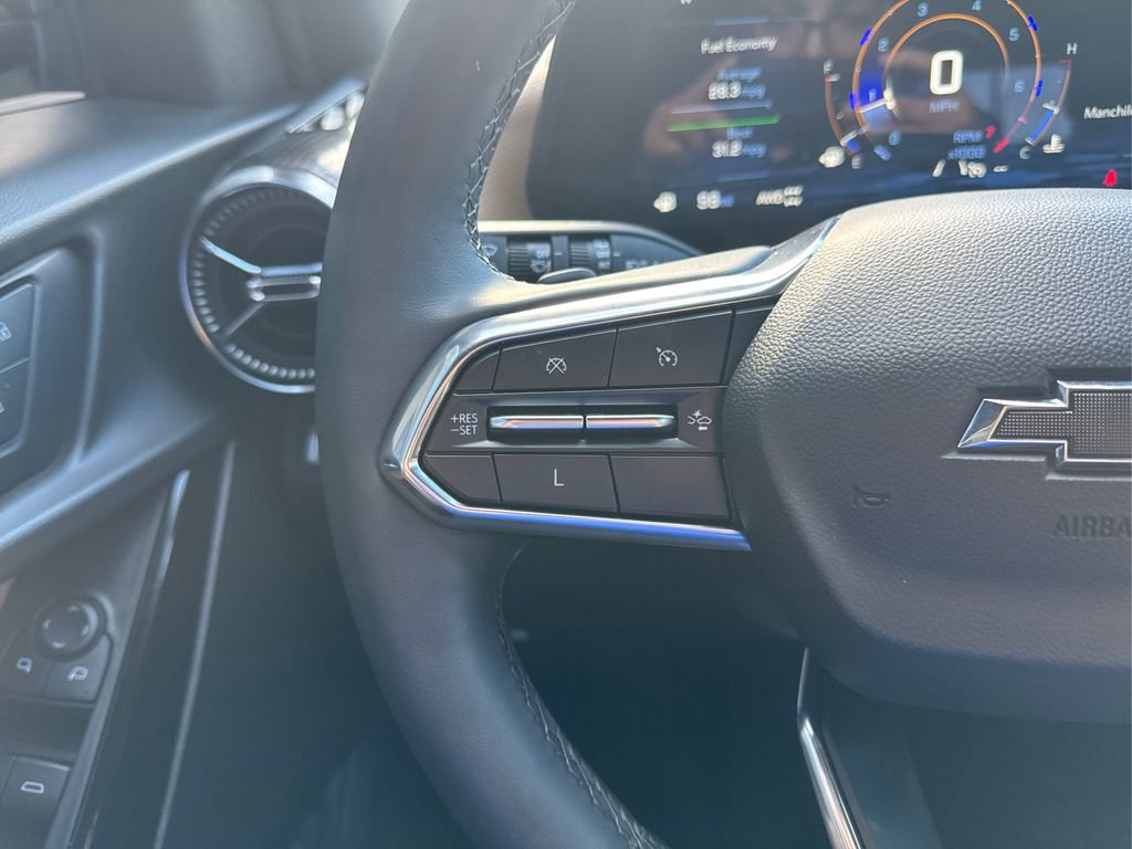 Used 2025 Chevrolet Equinox ACTIV AWD/4WD image 30