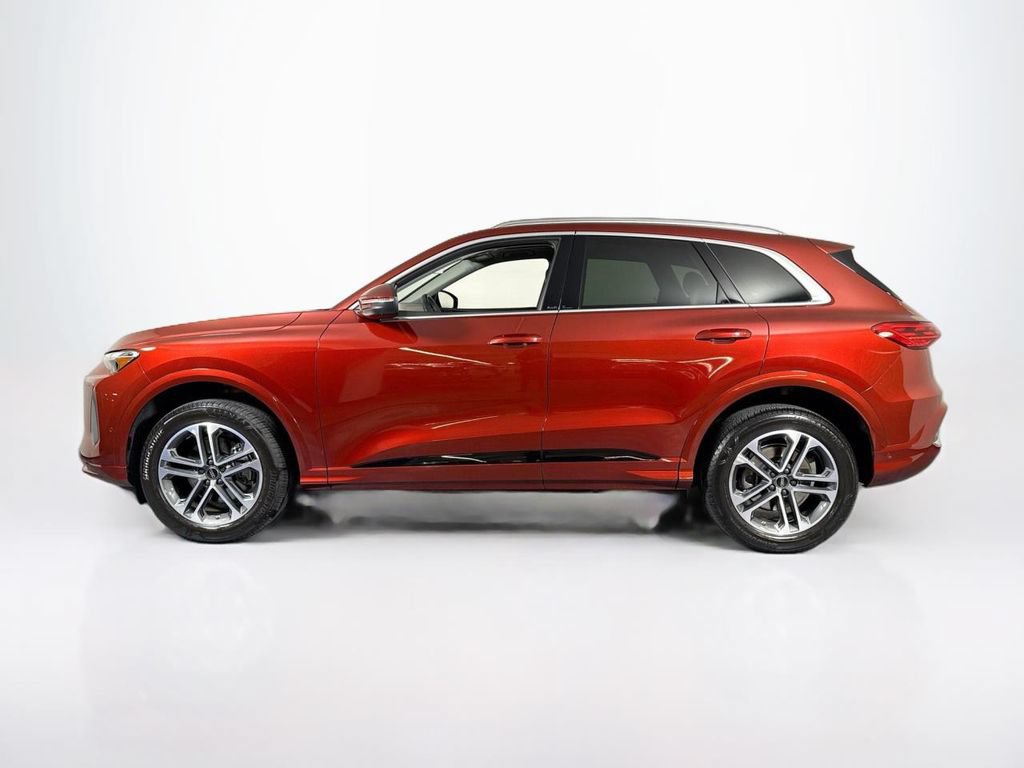 Used 2025 Audi Q5 Premium AWD/4WD image 2