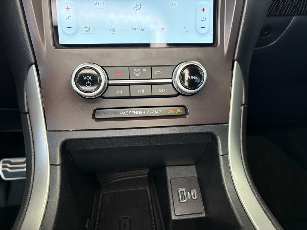Used 2021 Ford Edge ST-Line AWD/4WD image 19