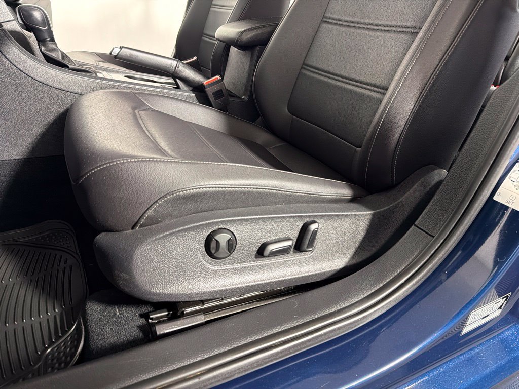 Certified 2022 Volkswagen Passat 2.0T SE FWD image 11