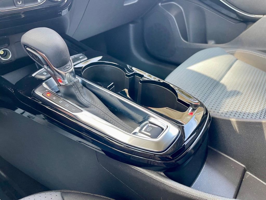 Used 2025 Chevrolet Trax LT w/ LT Convenience Package image 15