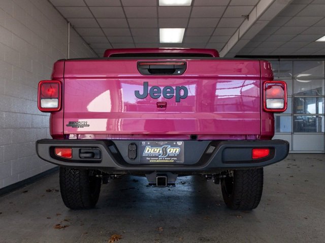 Certified 2024 Jeep Gladiator Sport image 4