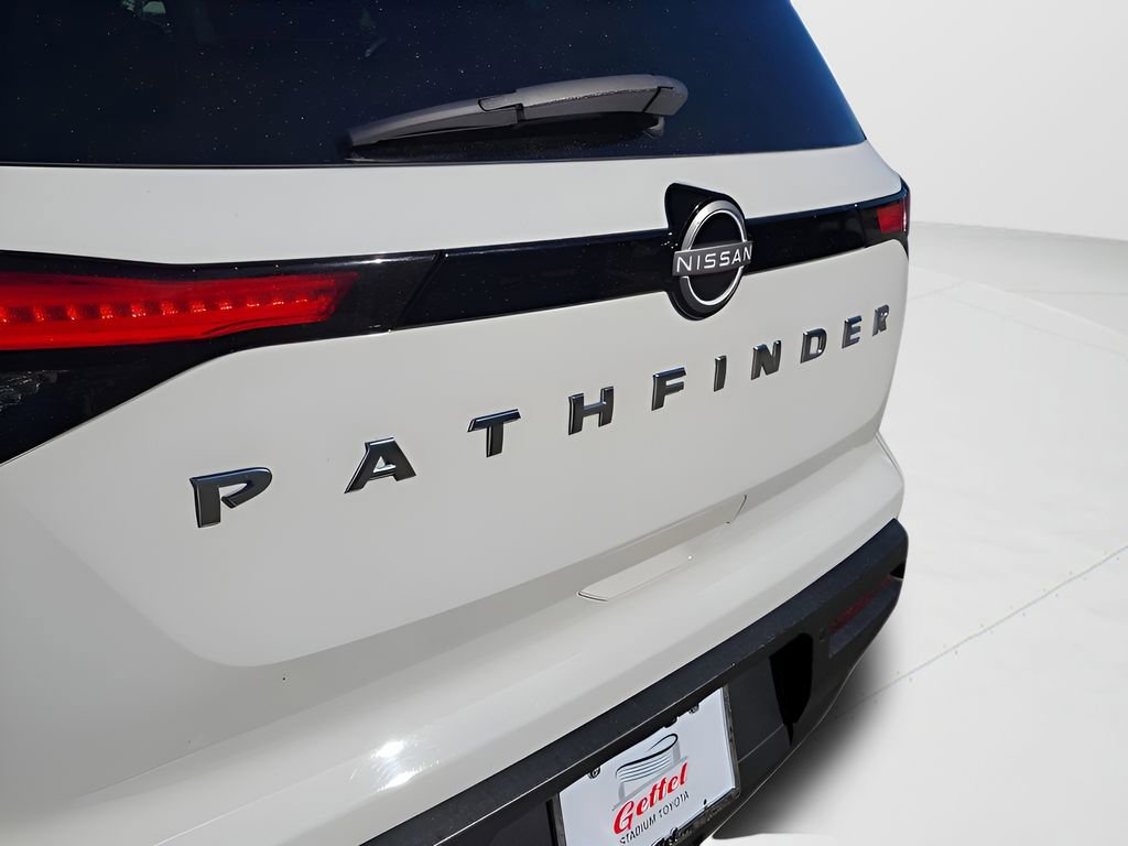 Used 2023 Nissan Pathfinder S image 8