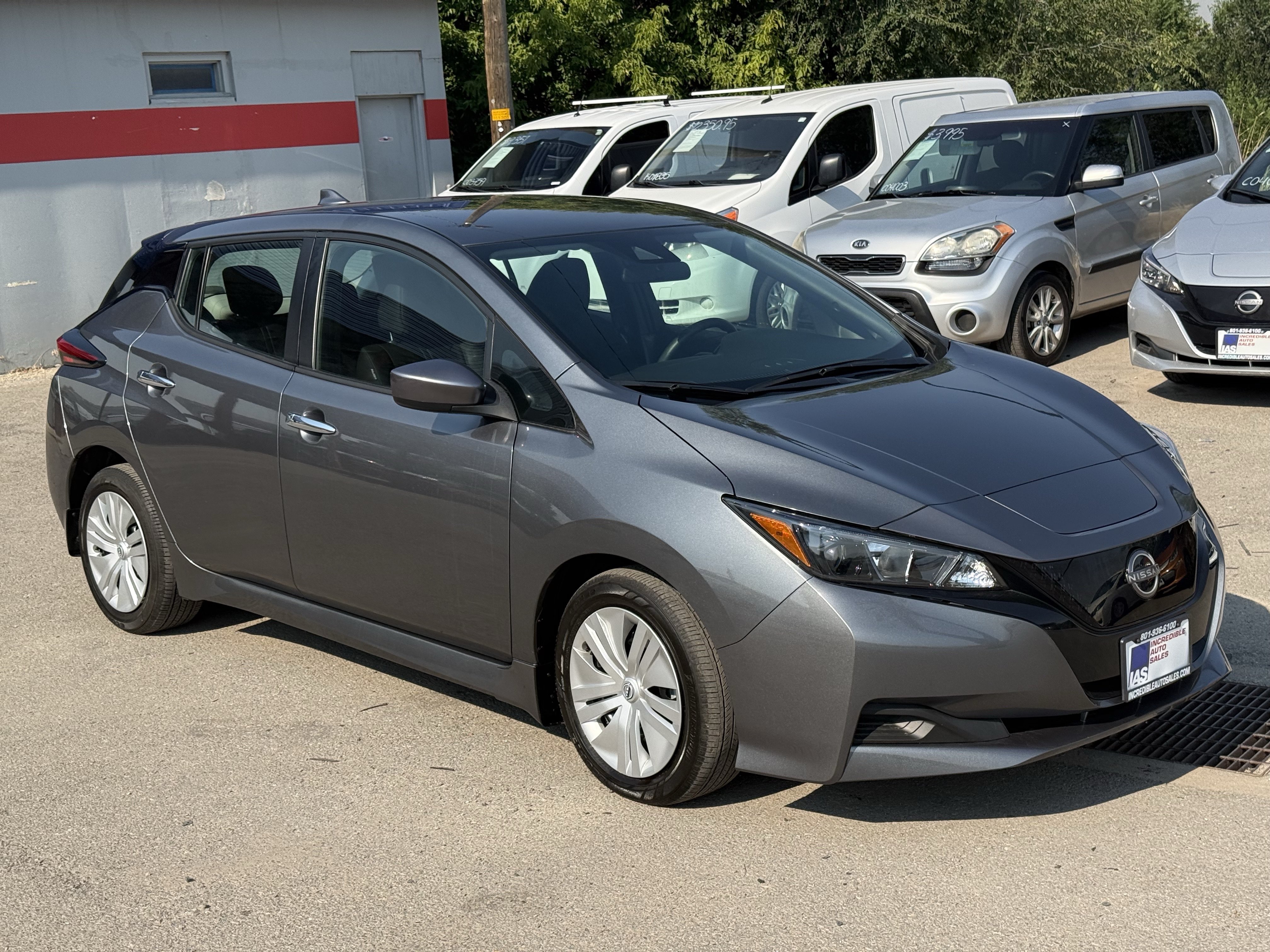 Used 2025 Nissan Leaf S FWD image 2