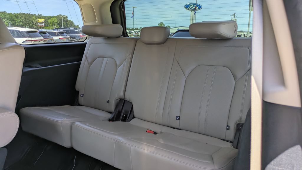 Used 2024 Ford Expedition Limited RWD image 13