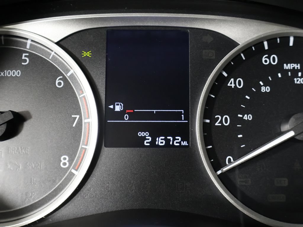 Used 2025 Nissan Versa S FWD image 32