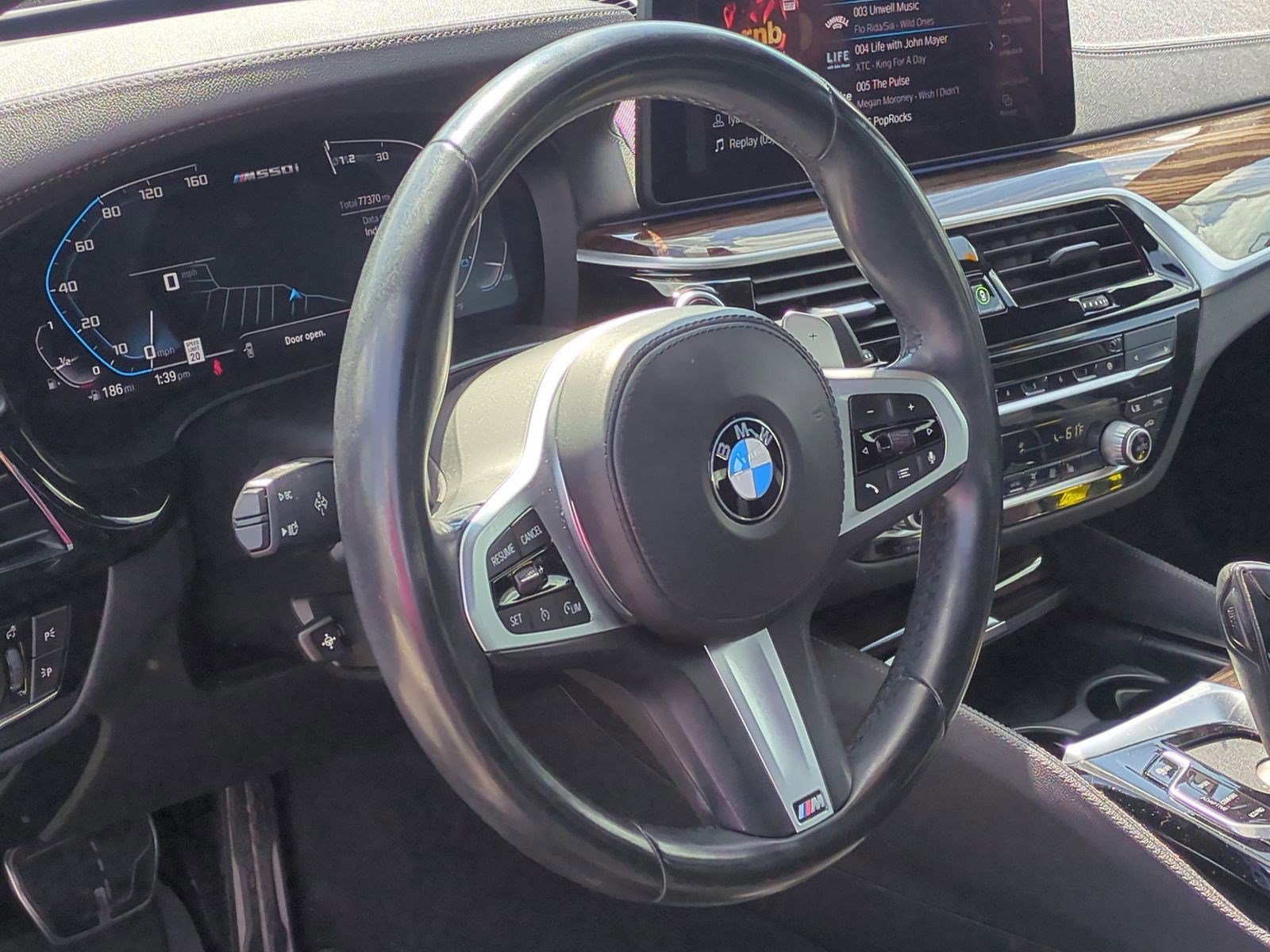 Used 2021 BMW M550i xDrive w/ Premium Package image 18