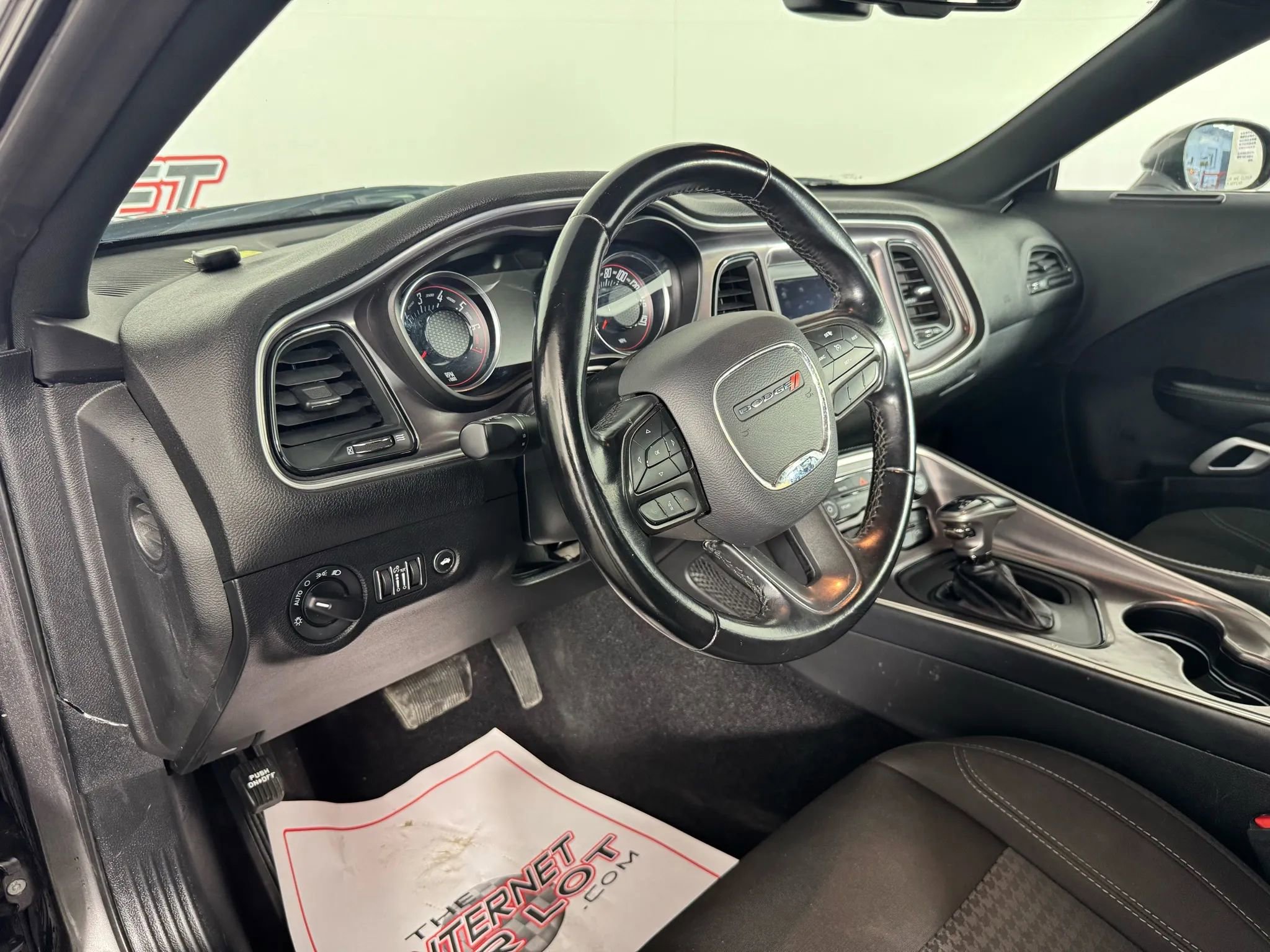 Used 2021 Dodge Challenger SXT image 10