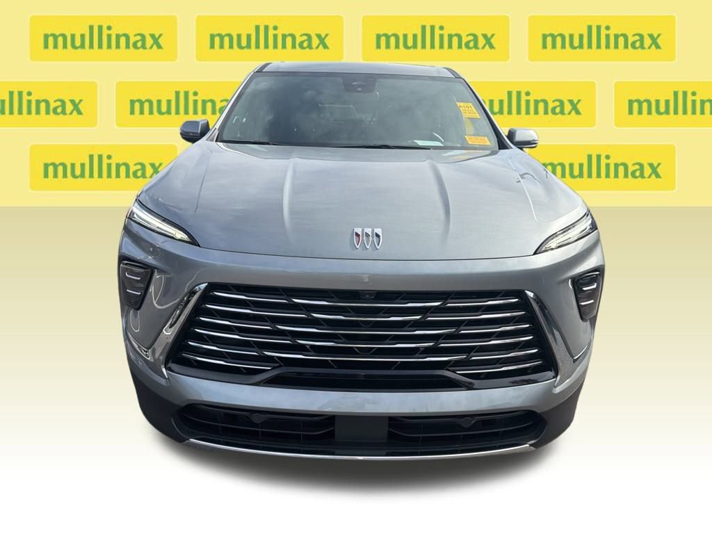 Used 2025 Buick Enclave Preferred image 2