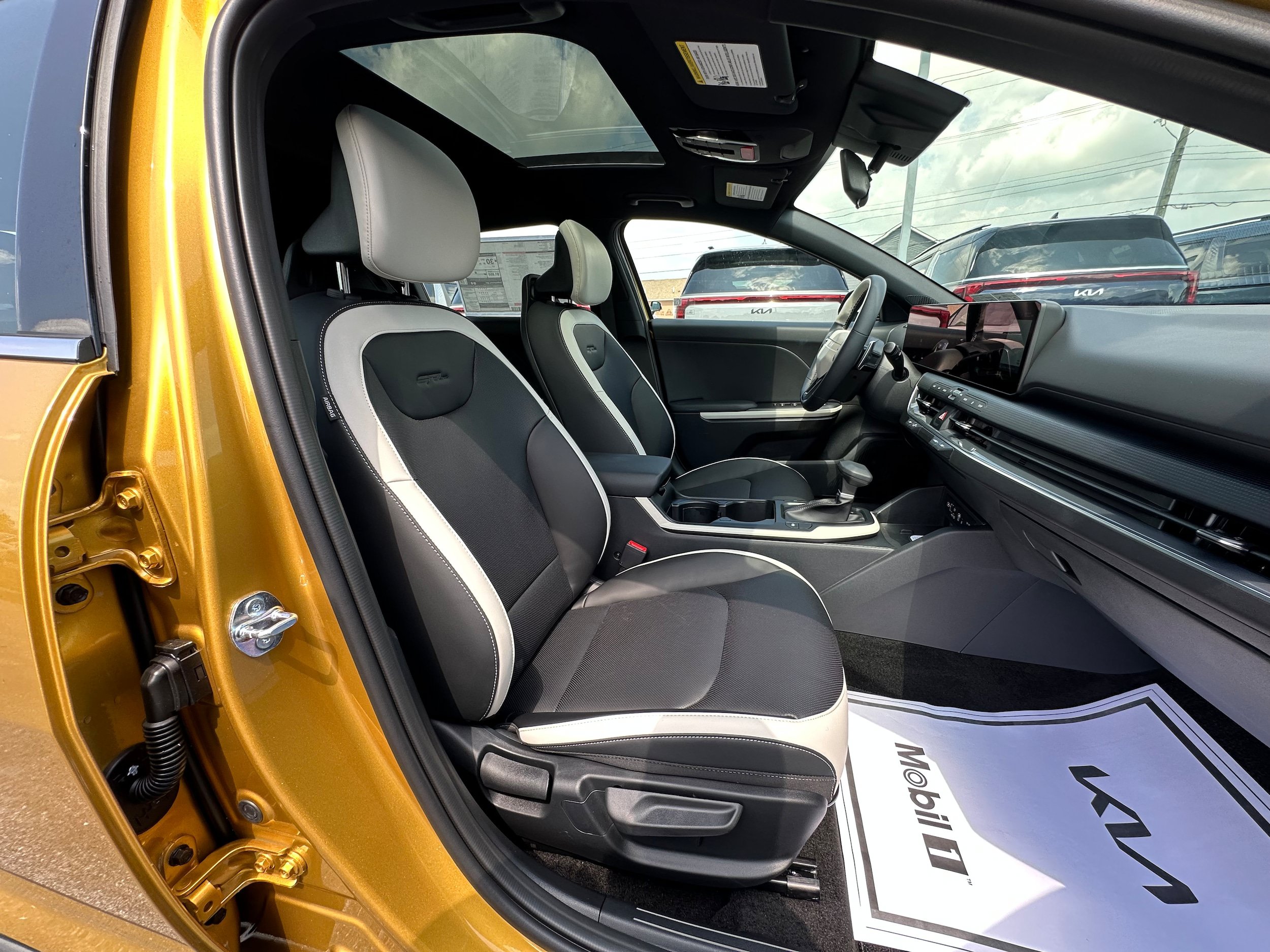 New 2026 Kia K4 GT-Line w/ GT-Line Premium Package FWD image 17