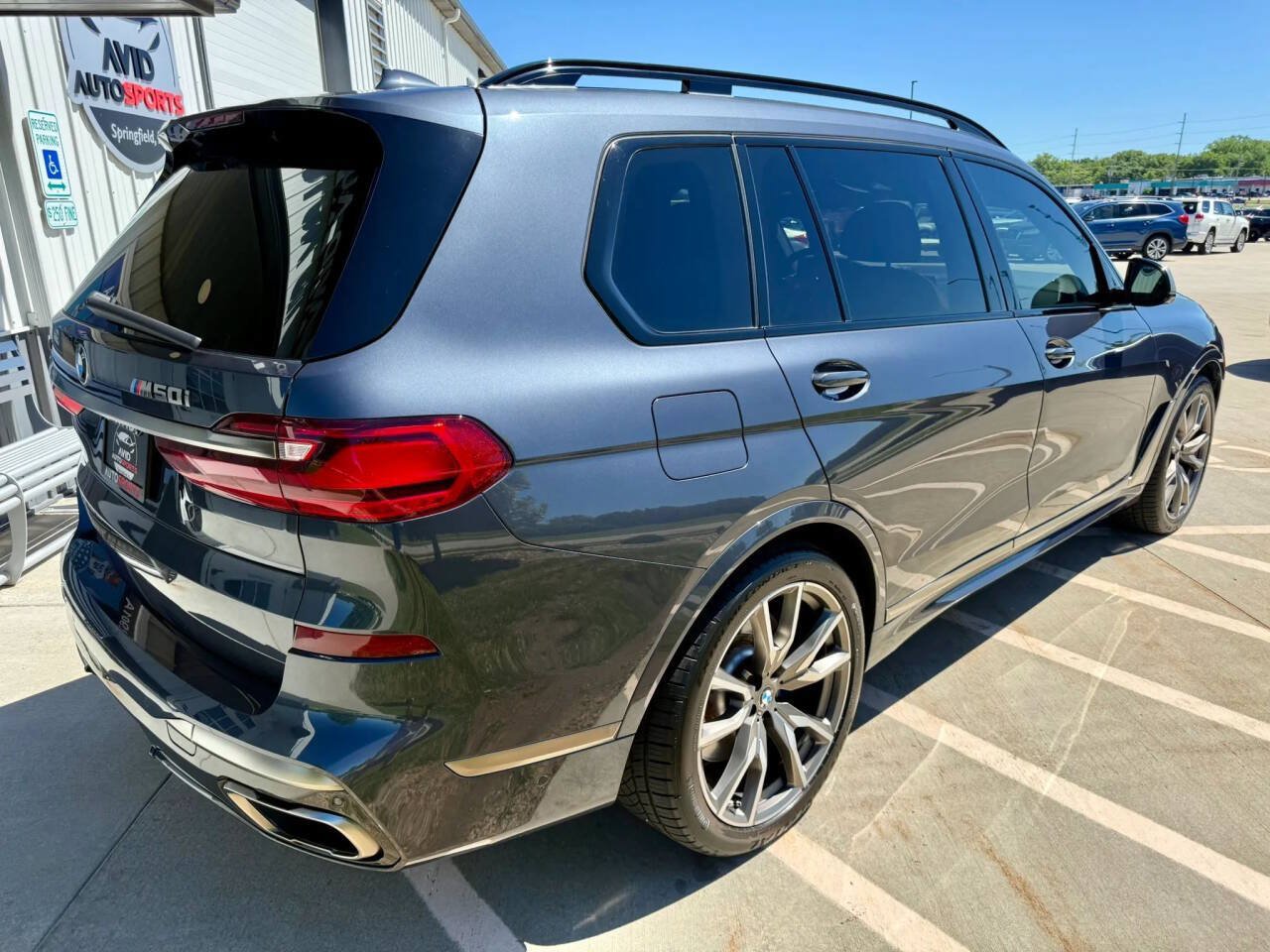 Used 2021 BMW X7 M50i w/ Dynamic Handling Package AWD/4WD image 8