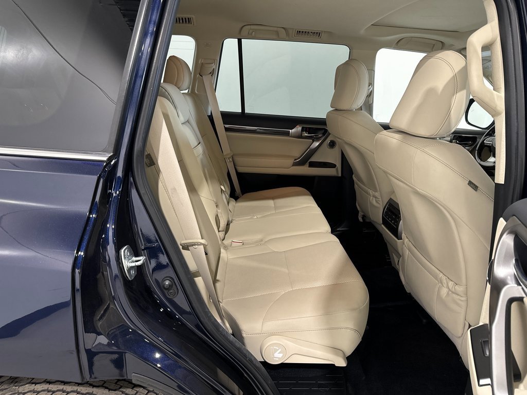 Used 2022 Lexus GX 460 Premium w/ Premium Plus Package image 27