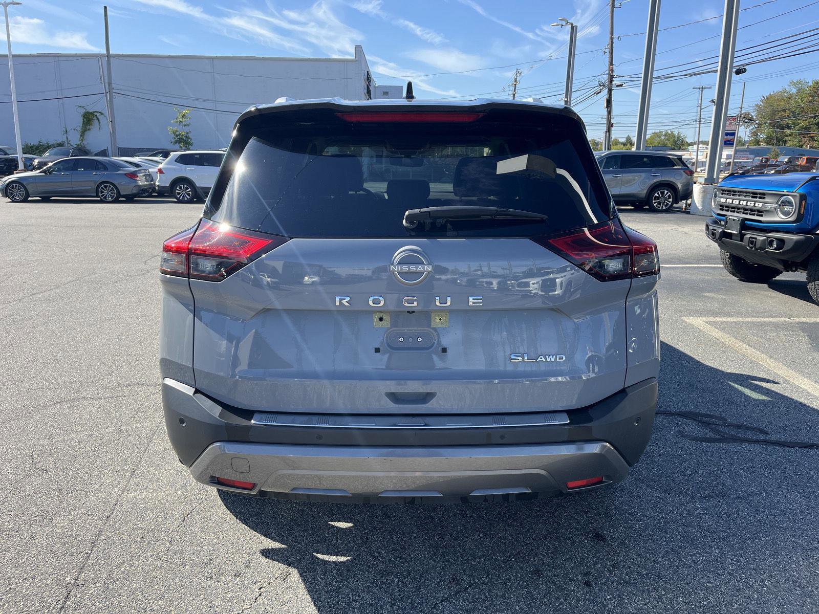 Used 2023 Nissan Rogue SL w/ SL Premium Package image 5