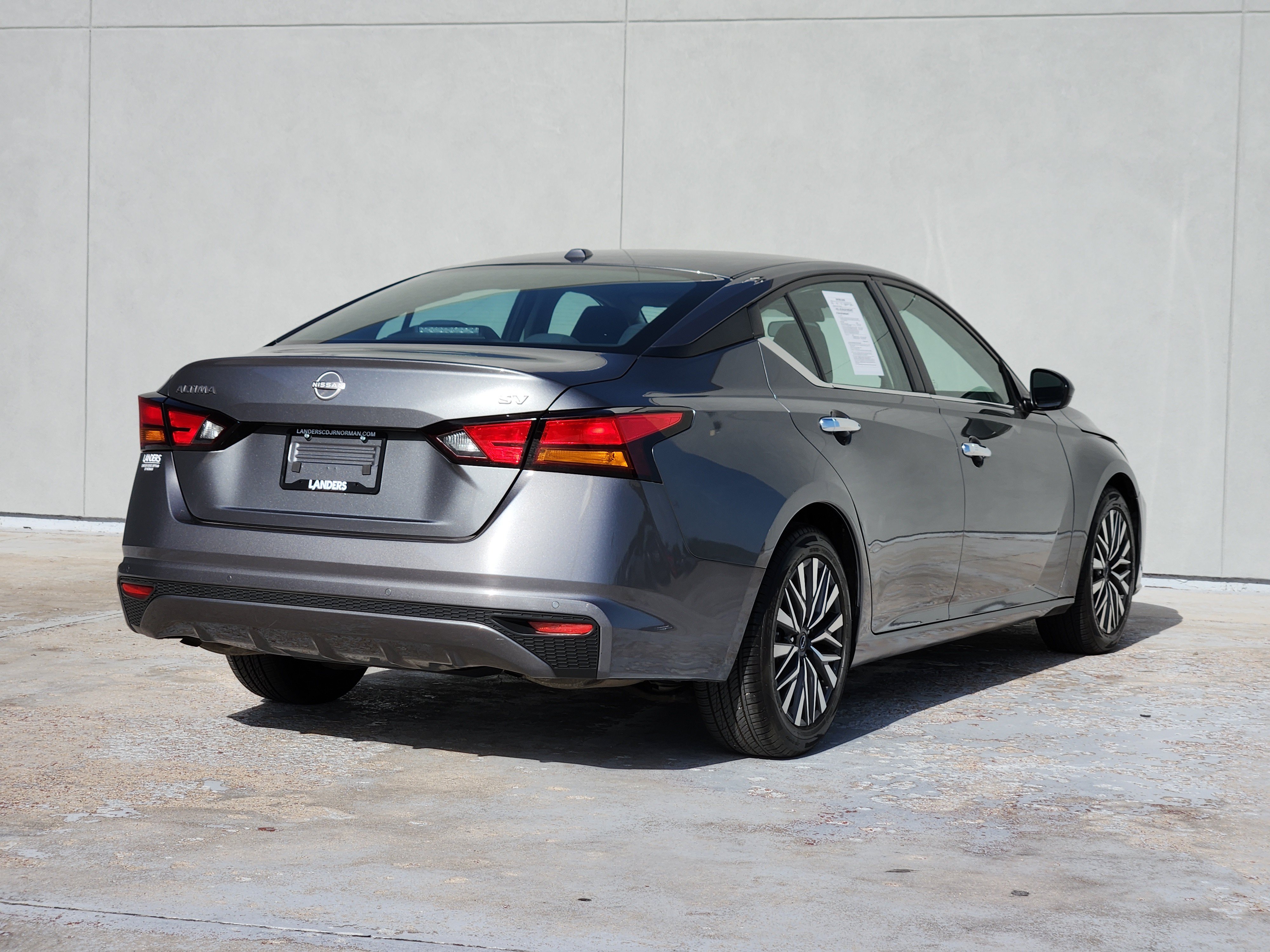 Used 2023 Nissan Altima 2.5 SV FWD image 8