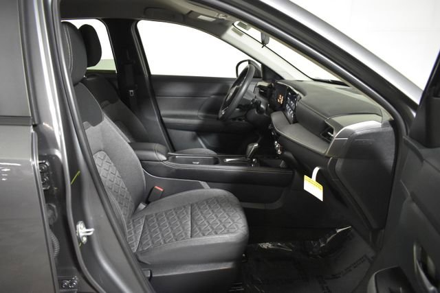 Used 2025 Nissan Kicks SV AWD/4WD image 31