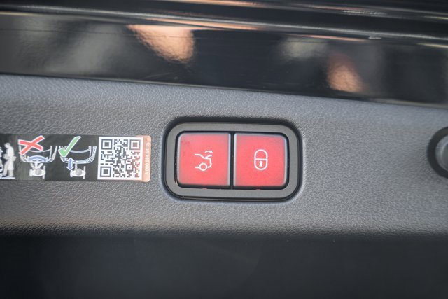 New 2026 Mercedes-Benz E 350 4MATIC Sedan image 11