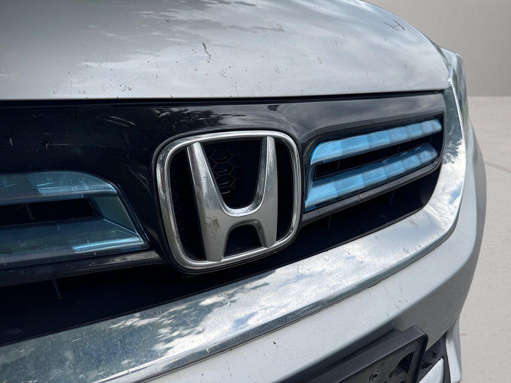 Used 2015 Honda Accord Touring image 12