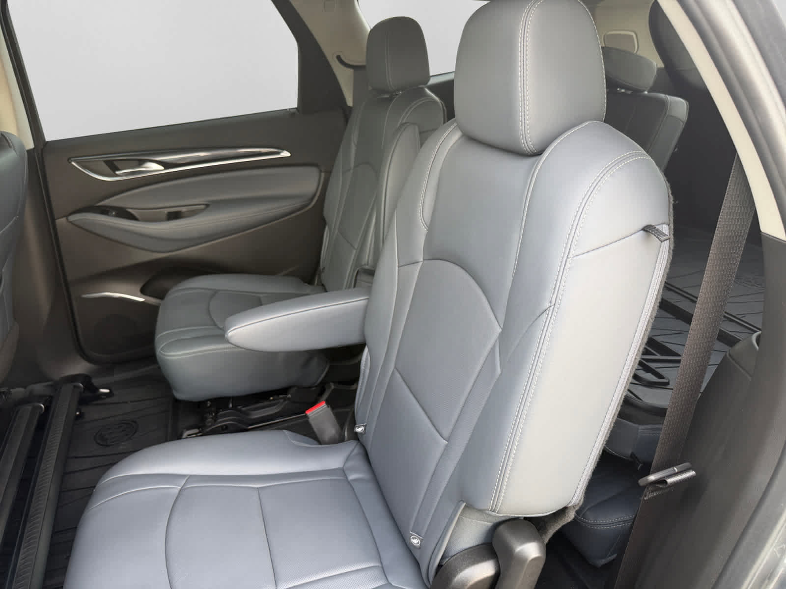 Used 2020 Buick Enclave Premium w/ LPO, Luxury Package FWD image 18