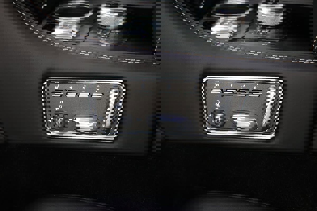 Used 2016 Aston Martin Rapide S image 18