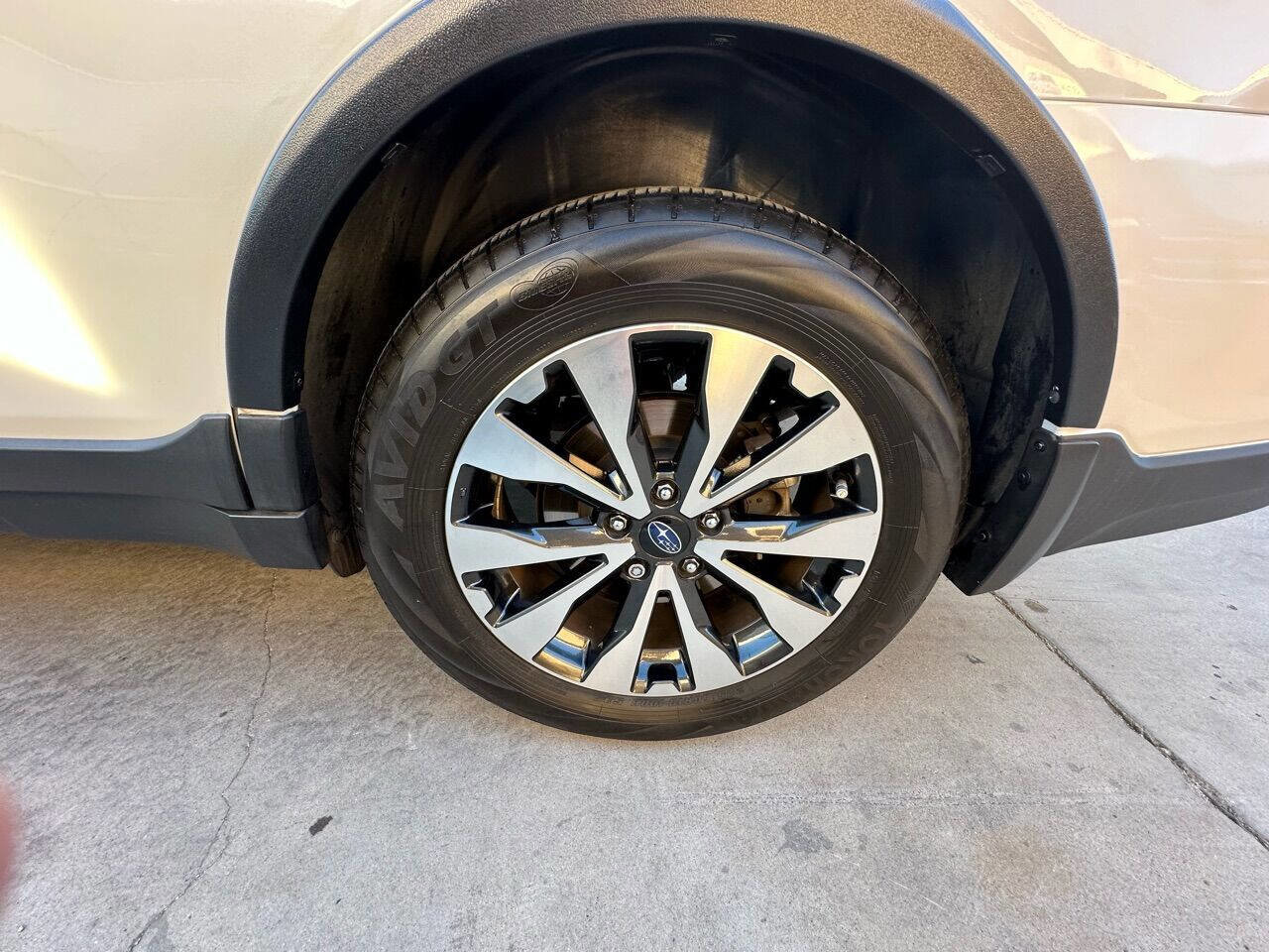 Used 2016 Subaru Outback 3.6R Limited image 27