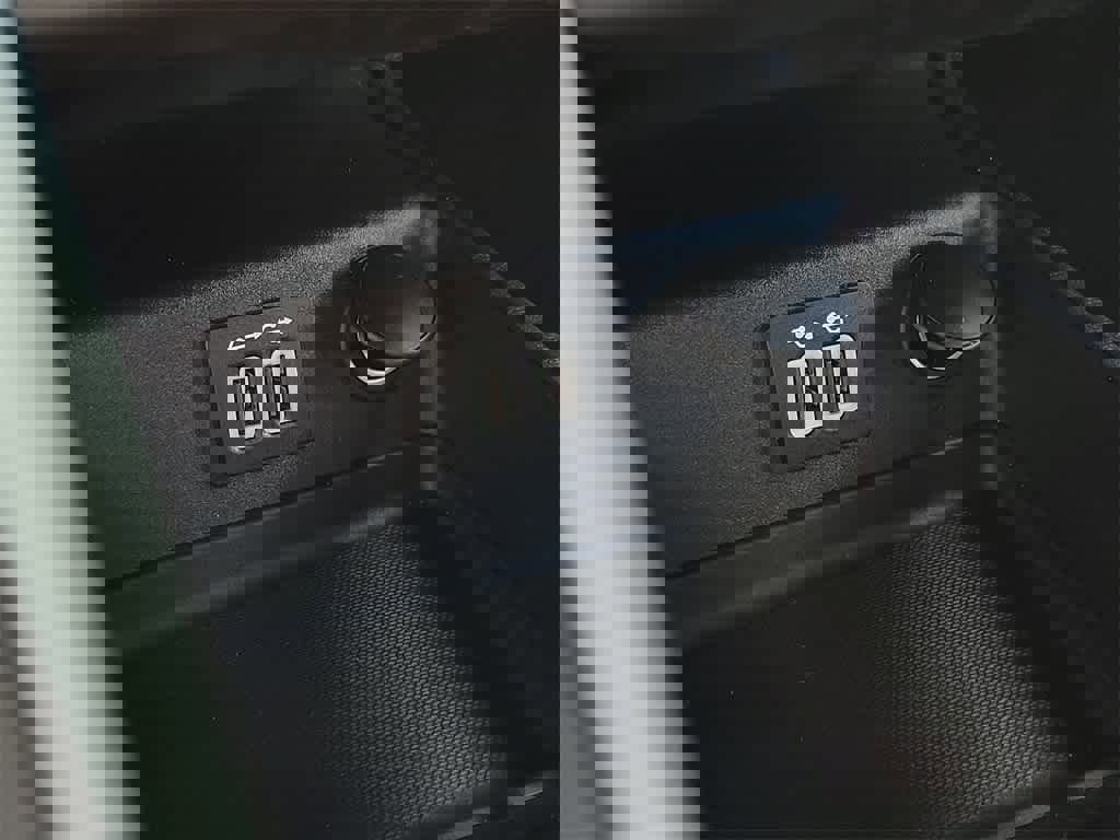 Used 2019 Ford Fusion Titanium image 31