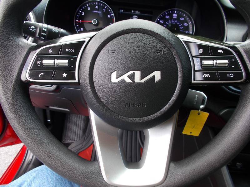 Used 2023 Kia Forte LXS w/ LXS Technology Package FWD image 30