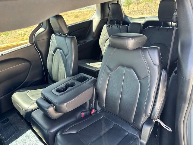 Used 2020 Chrysler Pacifica Touring-L FWD image 30